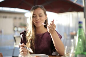 alimentation intuitive TCA professionnels professionnelle pratique diététique naturopathie médecine formation poids santé troubles alimentaire alimentation troublee anorexie hyperphagie boulimie