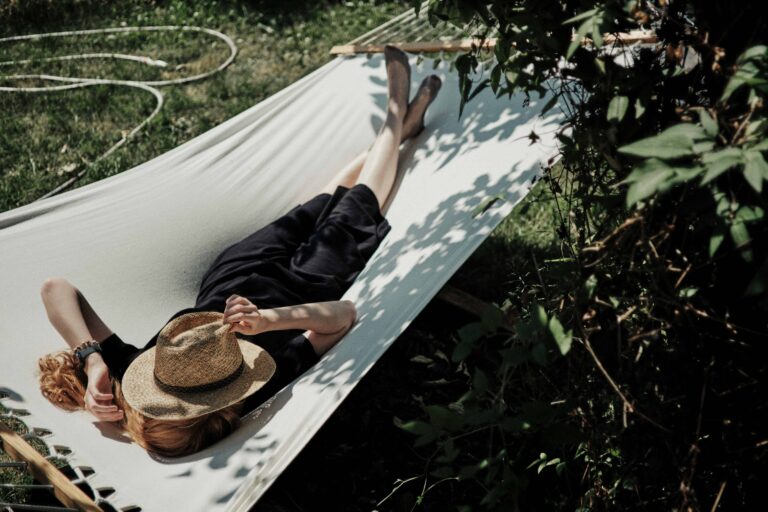 reposer femme repos culpabilité capitalisme alimentation intuitive TCA troubles alimentaires